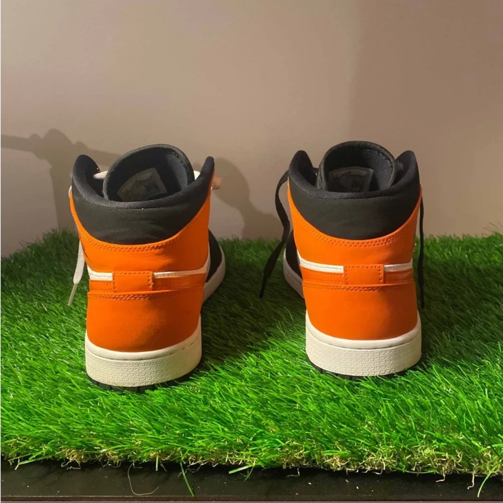Jordan 1 Mid Shattered Backboard_4